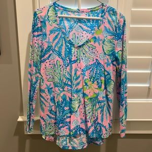 Lilly Pulitzer size small vneck top